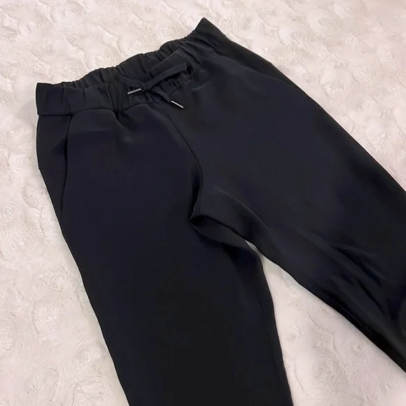 Lululemon Cropped Pants - Picture 2 of 3
